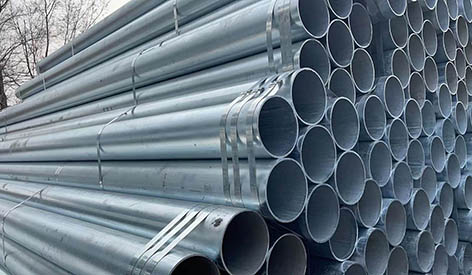 What are the key issues to consider when welding galvanized steel pipes in engineering projects